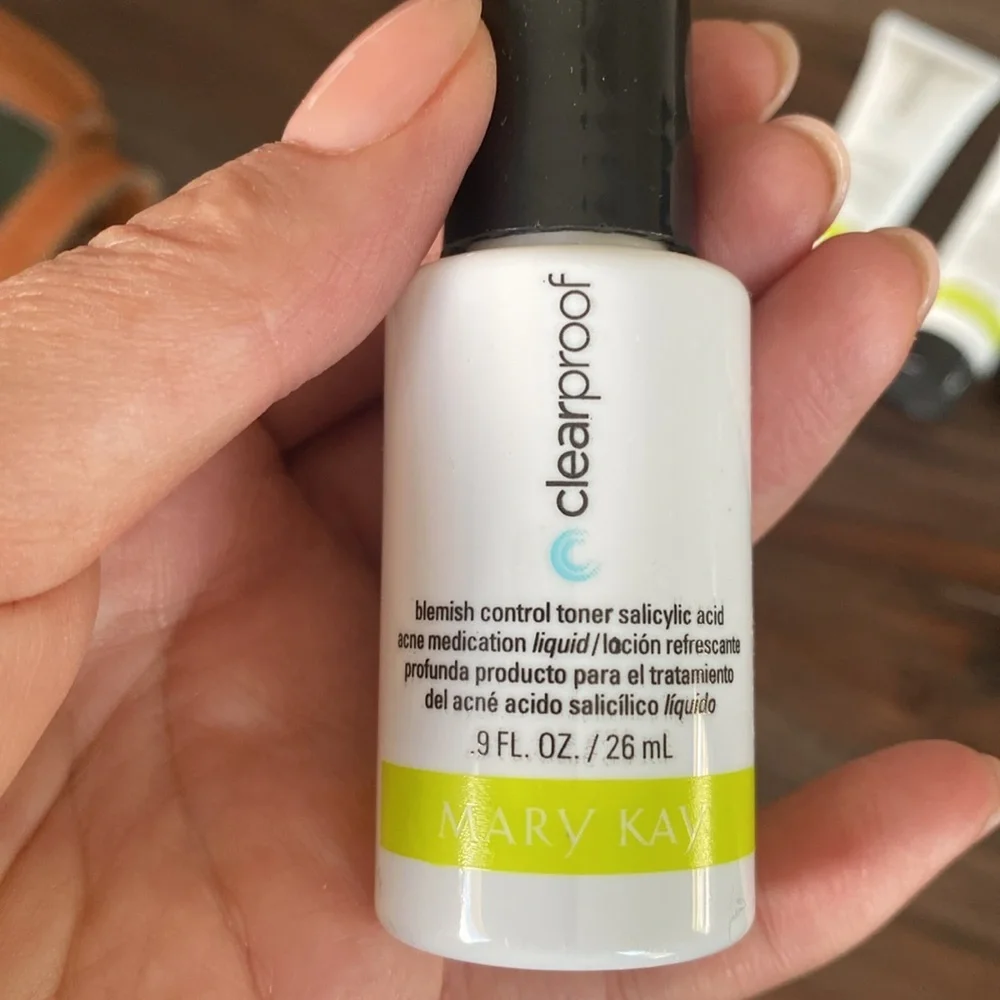 Mary Kay Acne & Blemish Skincare Collection White and Black - Picture 2 of 4